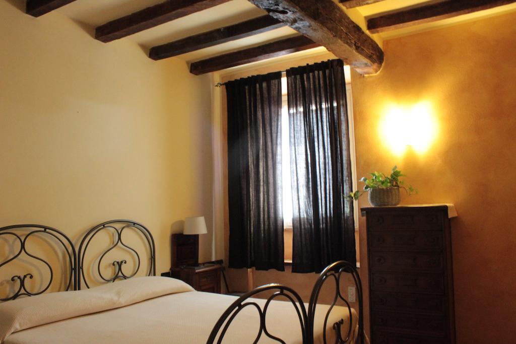 Agriturismo Arte Contadina Fiorenzuola dʼArda الغرفة الصورة
