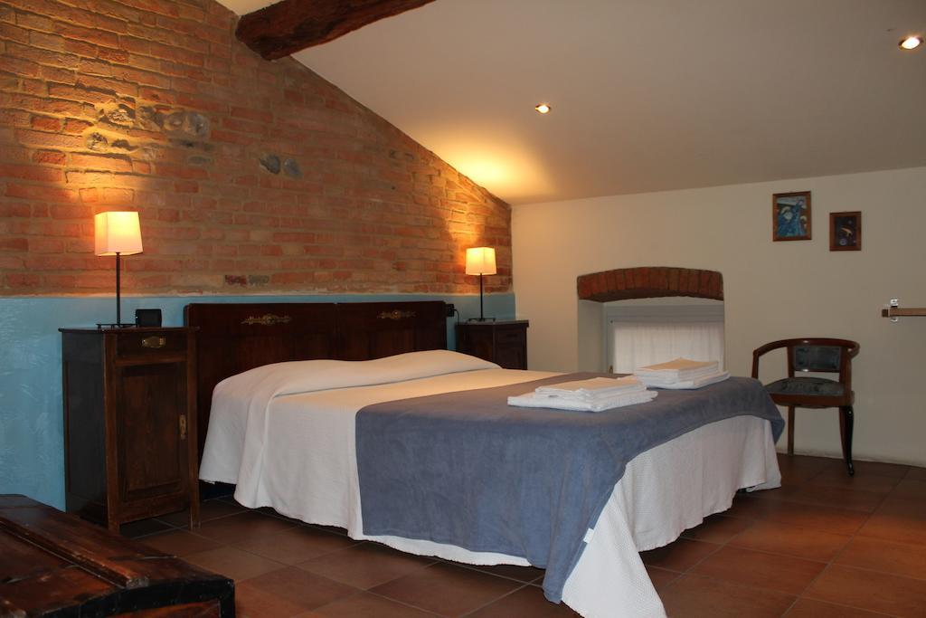 Agriturismo Arte Contadina Fiorenzuola dʼArda الغرفة الصورة