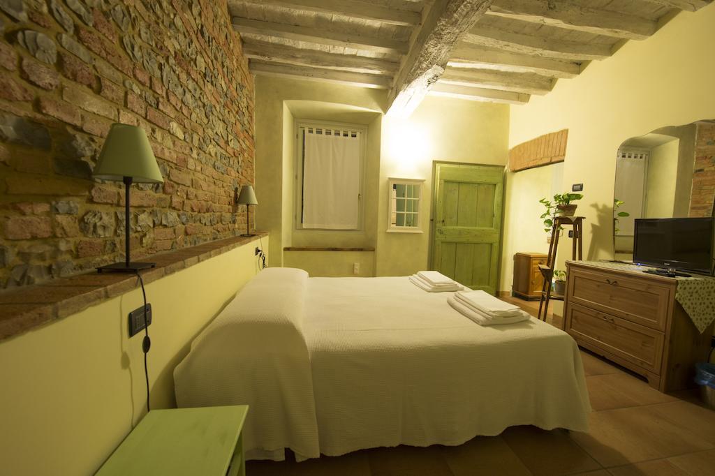 Agriturismo Arte Contadina Fiorenzuola dʼArda الغرفة الصورة